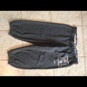 NEW Women’s Nike Capri Sweatpants